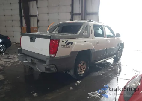 2002 Chevrolet Avalanche 1500 z USA, uszkodzony, nr VIN 3GNEK13T32G130209